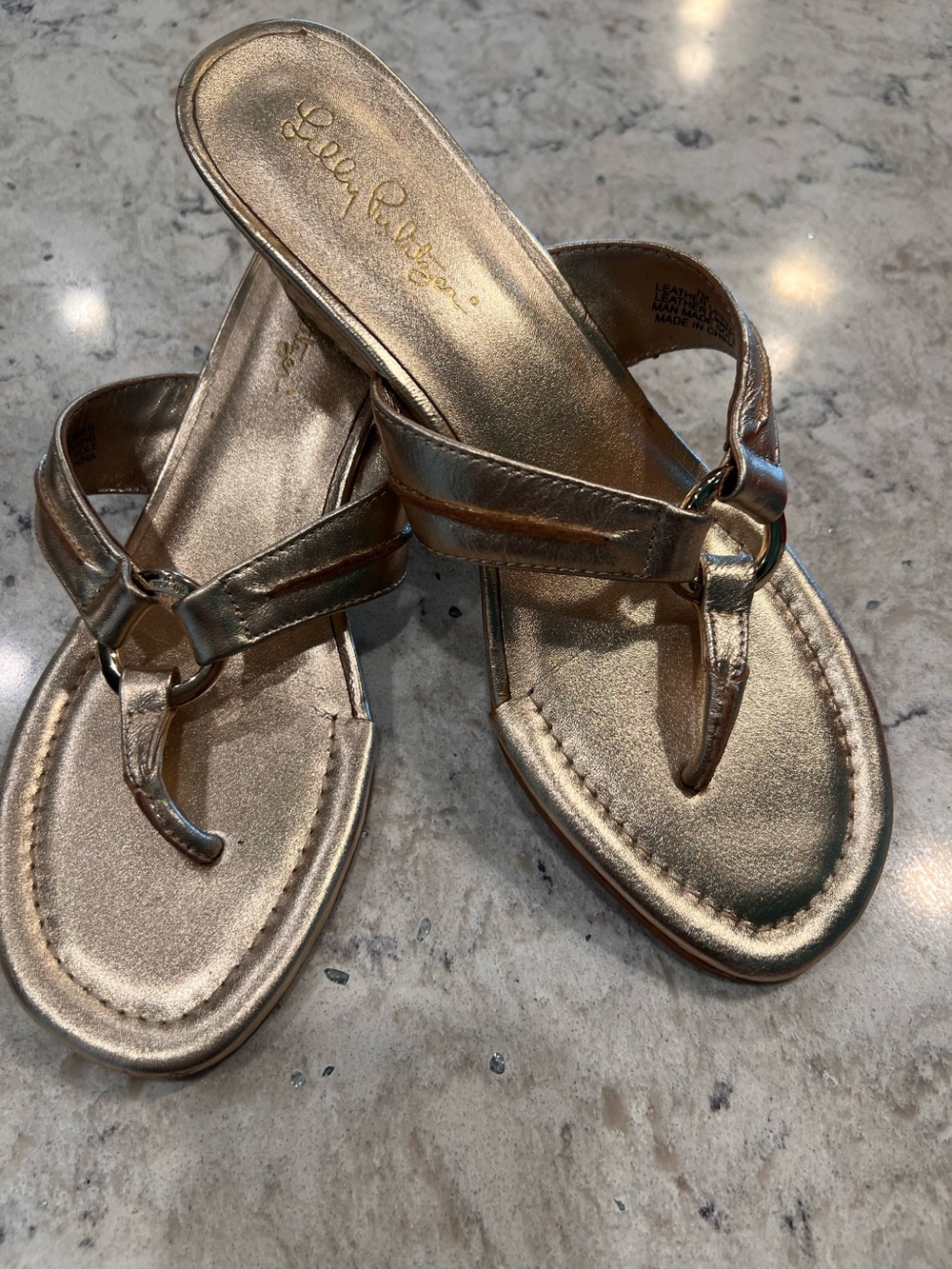 Lilly Pulitzer McKim gold wedge size 7 EXCELLENT